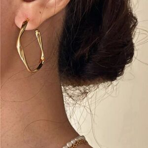 NEW 925 Sterling Silver Twisted C Hoop Earrings